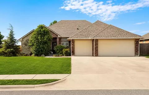 106 Southpointe Ave, Tuttle, OK 73089