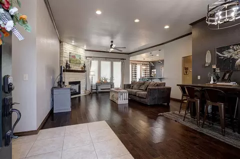 106 Southpointe Ave, Tuttle, OK 73089 photo 3