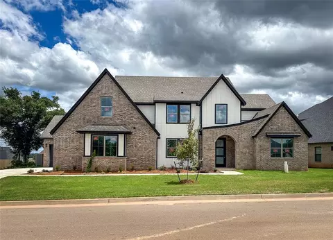 4528 Maple Ridge Dr, Edmond, OK 73034
