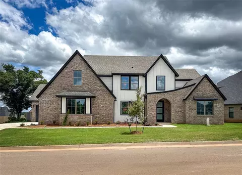 4528 Maple Ridge Dr, Edmond, OK 73034