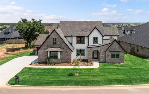 4528 Maple Ridge Dr, Edmond, OK 73034