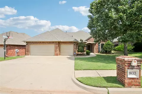 1833 Redland Dr, Edmond, OK 73003