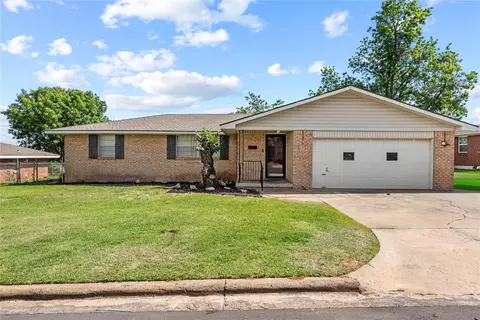 912 E Kee St, Weatherford, OK 73096