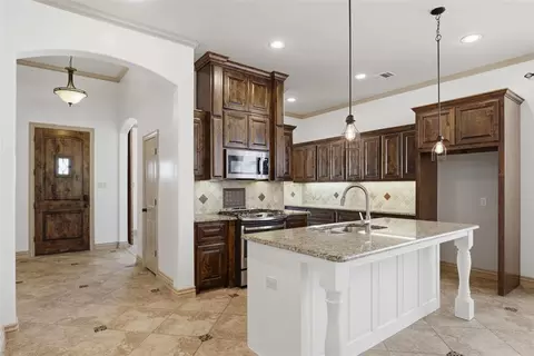 8104 NW 159th St, Edmond, OK 73013