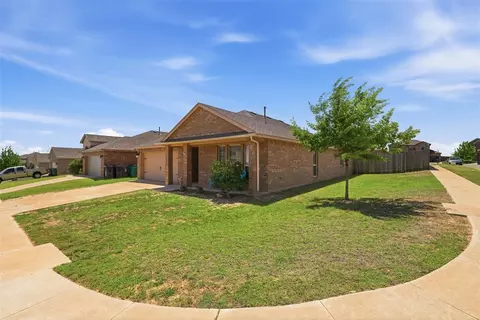 11320 NW 94th St, Yukon, OK 73099