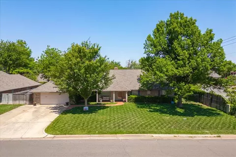 2901 Chapel Hill Rd, Oklahoma City, OK 73120