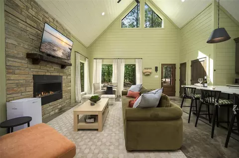 Living - 72 Bear Pine Trl, Broken Bow, OK 74728 photo 1 of 4