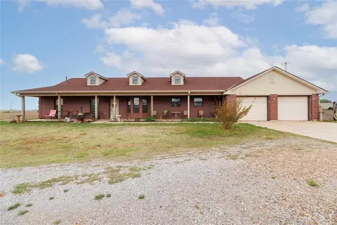 910 1st St, Elgin, OK 73538