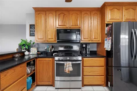 Kitchen - 910 1st St, Elgin, OK 73538 photo 2 of 4