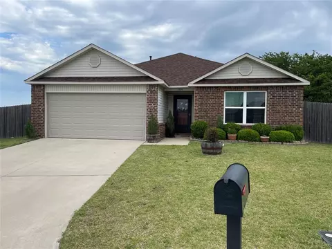 1904 Twisted Oak Ct, Shawnee, OK 74804