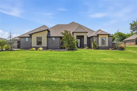 Exterior - 1103 Riata Rd, Tuttle, OK 73089 photo 2 of 9
