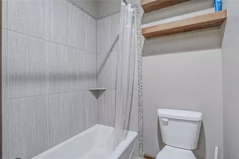 Bath - 1103 Riata Rd, Tuttle, OK 73089 photo 7 of 7