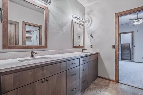 Bath - 1103 Riata Rd, Tuttle, OK 73089 photo 6 of 7