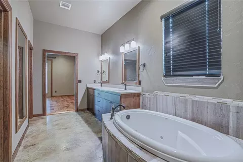 Bath - 1103 Riata Rd, Tuttle, OK 73089 photo 3 of 7