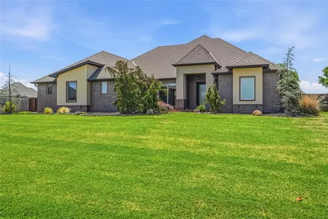 1103 Riata Rd, Tuttle, OK 73089