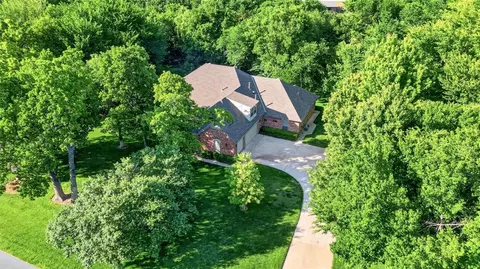 7400 Oakwood Creek Rd, Edmond, OK 73034