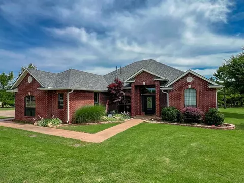 4550 Highland Hills Dr, Norman, OK 73026