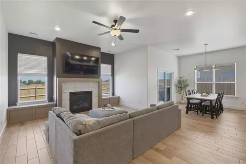 149 Sage Brush Way, Edmond, OK 73025