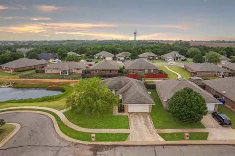 2369 Blue Jay Dr, Edmond, OK 73012
