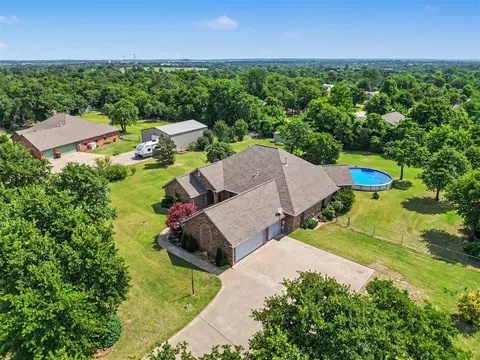 746 E Choctaw St, Choctaw, OK 73020
