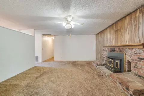 Living - 416888 E 1136 Rd, Checotah, OK 74426 photo 5 of 5