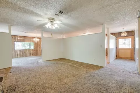 Living - 416888 E 1136 Rd, Checotah, OK 74426 photo 4 of 5