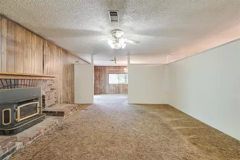 Living - 416888 E 1136 Rd, Checotah, OK 74426 photo 3 of 5
