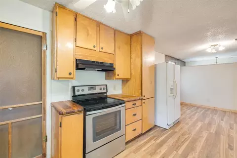 Kitchen - 416888 E 1136 Rd, Checotah, OK 74426 photo 3 of 3