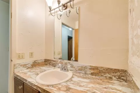 Bath - 416888 E 1136 Rd, Checotah, OK 74426 photo 6 of 7