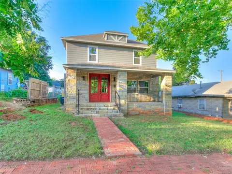 105 E College Ave, Guthrie, OK 73044