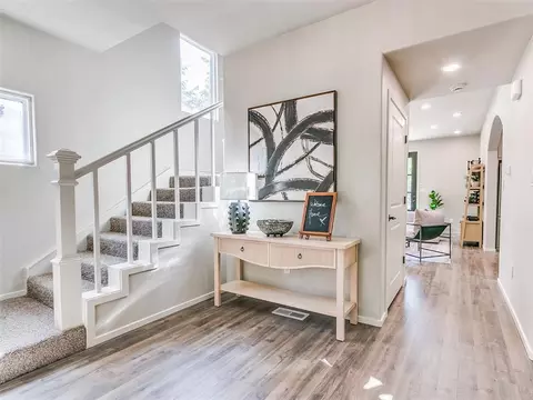 Entry Way - 105 E College Ave, Guthrie, OK 73044 photo 1 of 1