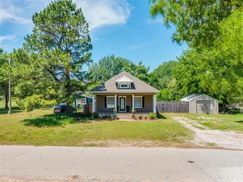 Exterior - 505 SW 5th St, Tuttle, OK 73089 photo 2 of 12
