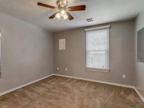 Bedroom - 505 SW 5th St, Tuttle, OK 73089 photo 6 of 9
