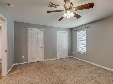 Bedroom - 505 SW 5th St, Tuttle, OK 73089 photo 4 of 9