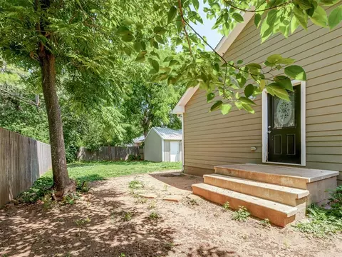 Exterior - 505 SW 5th St, Tuttle, OK 73089 photo 6 of 12