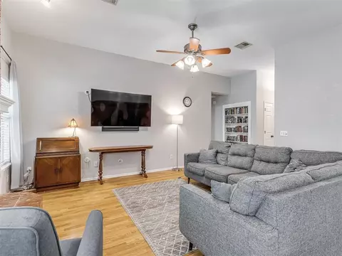 Living - 917 Goshawk Dr, Norman, OK 73072 photo 3 of 3