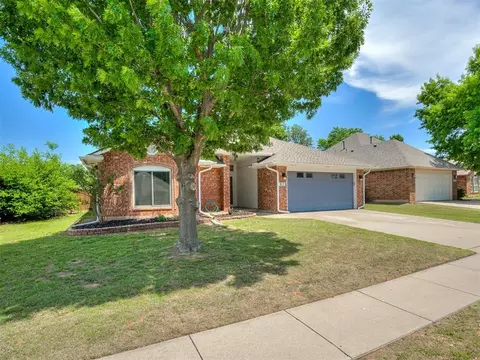 Exterior - 917 Goshawk Dr, Norman, OK 73072 photo 2 of 4