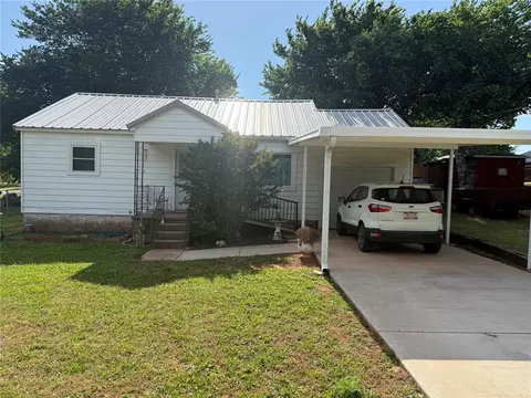 223 N Oak Ave, Chandler, OK 74834