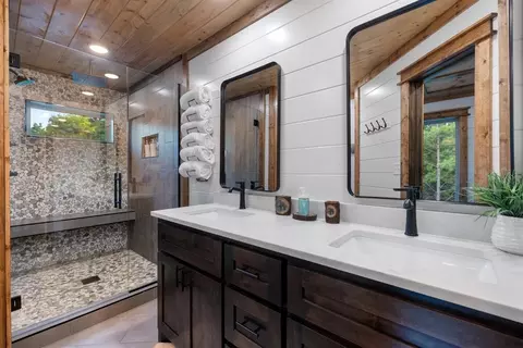 Bath - 7 Alder Pl, Broken Bow, OK 74728 photo 4 of 4