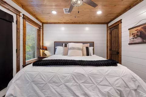Bedroom - 7 Alder Pl, Broken Bow, OK 74728 photo 3 of 4