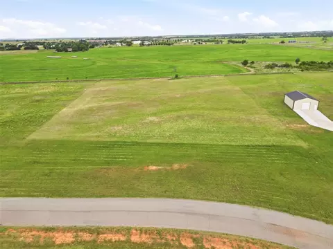 4801 Grassland Dr, Yukon, OK 73099