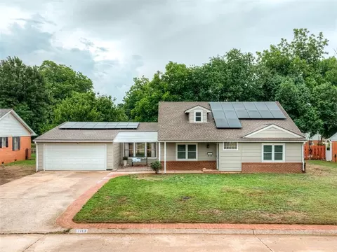 1113 S 8th St, Kingfisher, OK 73750