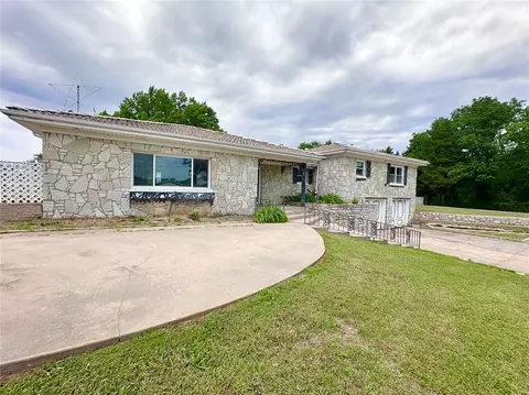 19208 Gordon Cooper Dr, Shawnee, OK 74801
