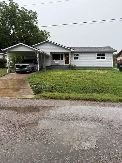 800 E 17th St, Prague, OK 74864