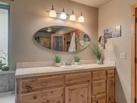 Bath - 29782 148th St, Wayne, OK 73095 photo 1 of 4