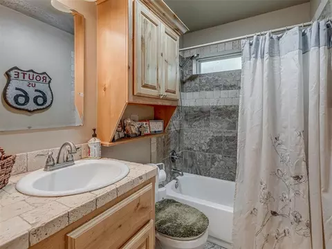 Bath - 29782 148th St, Wayne, OK 73095 photo 3 of 4