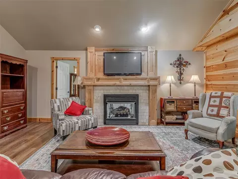 Living - 29782 148th St, Wayne, OK 73095 photo 2 of 4