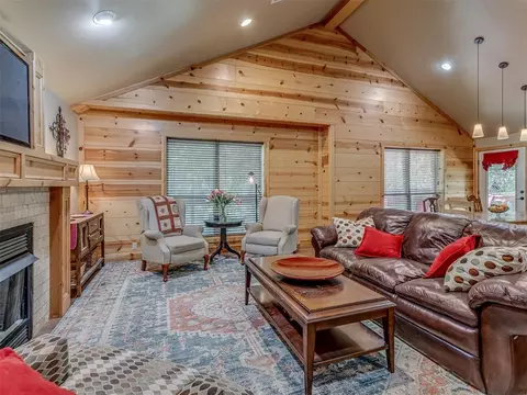 Living - 29782 148th St, Wayne, OK 73095 photo 3 of 4
