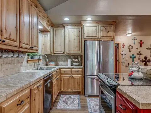Kitchen - 29782 148th St, Wayne, OK 73095 photo 2 of 3