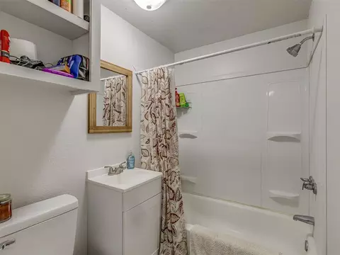 Bath - 29782 148th St, Wayne, OK 73095 photo 4 of 4